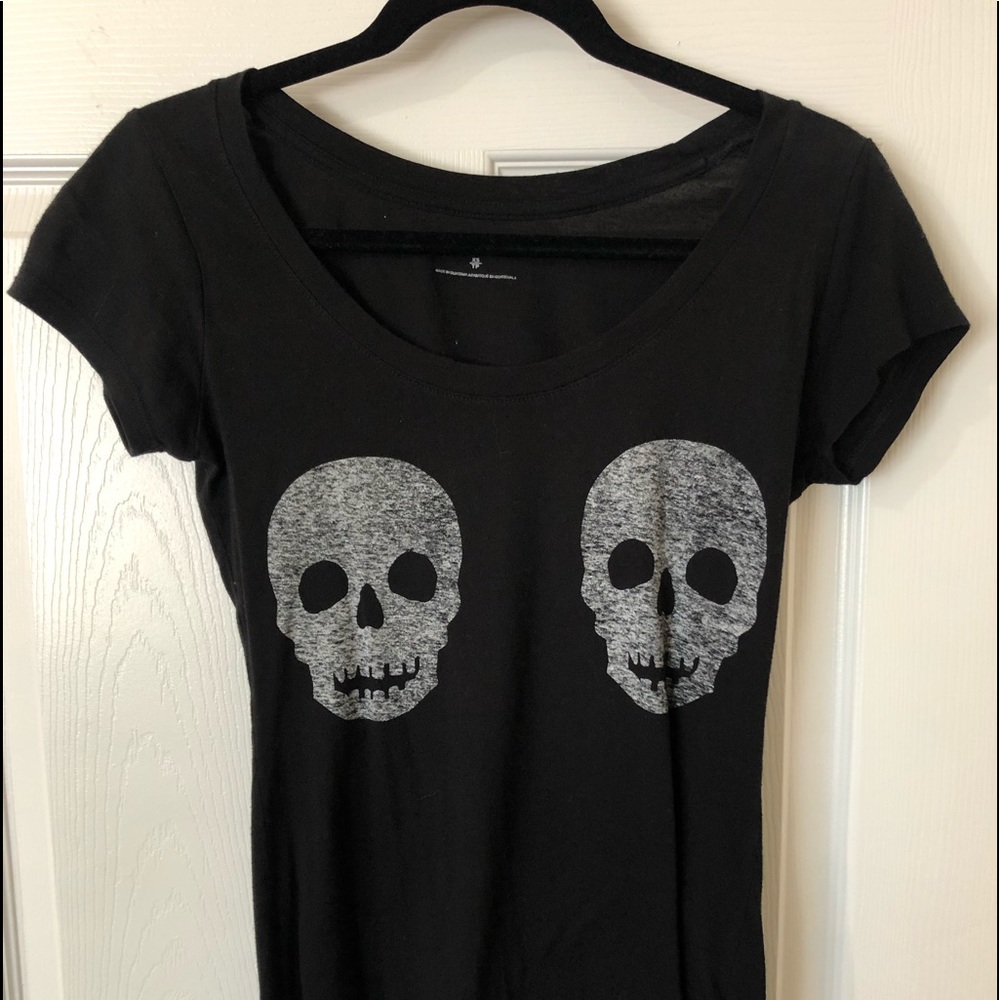Skull boobs short sleeve shirt express